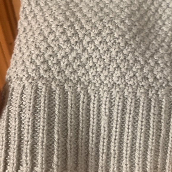 Sweater - Picture 4 of 4